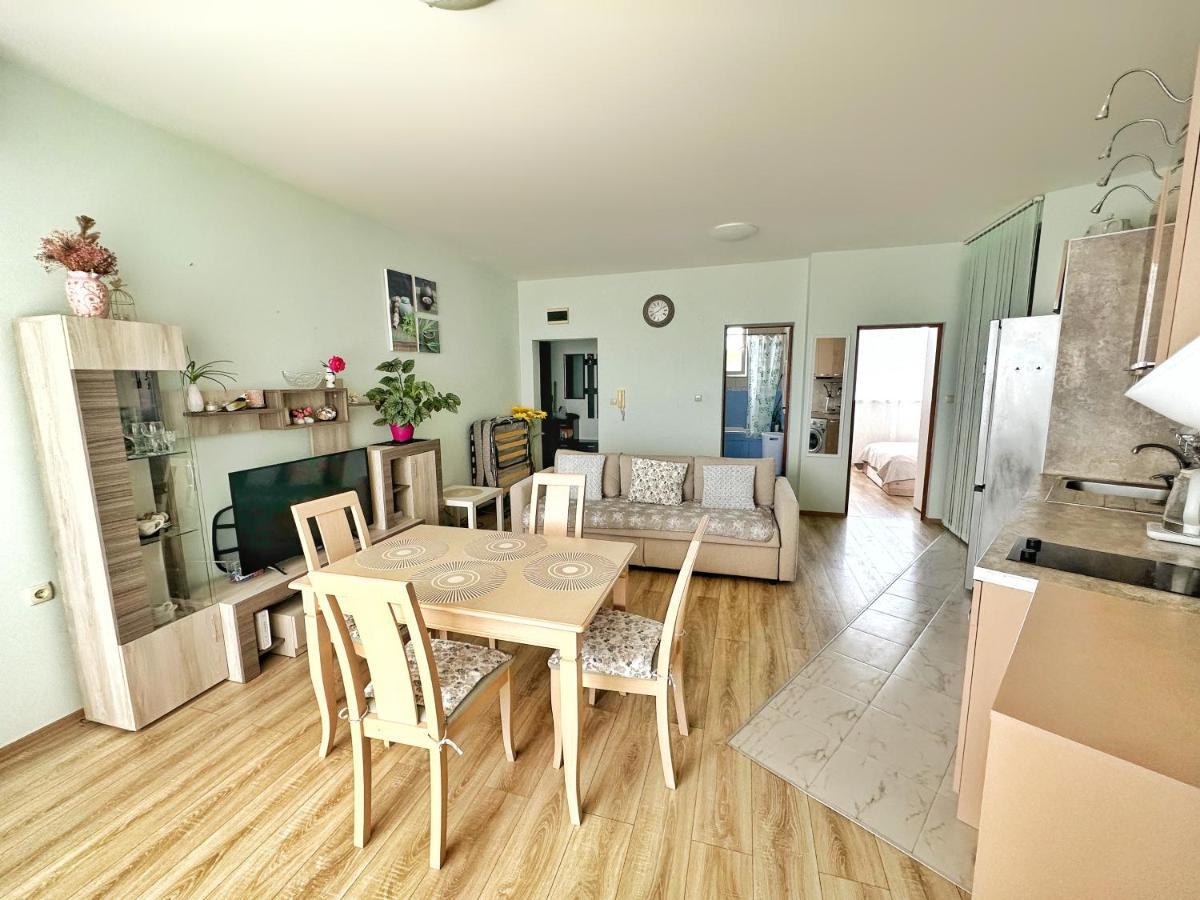 Sunny 1 Apartament *